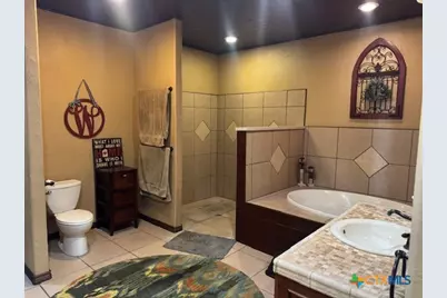 1011 E Main Street, Cuero, TX 77954 - Photo 20