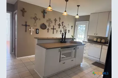 1011 E Main Street, Cuero, TX 77954 - Photo 12