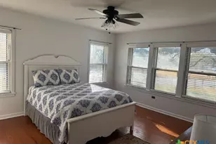 1011 E Main St, Cuero, TX 77954 - Photo 24