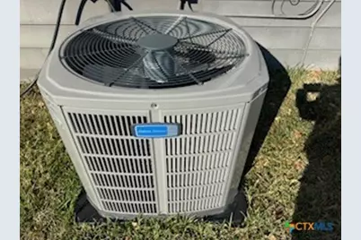 1011 E Main Street, Cuero, TX 77954 - Photo 36