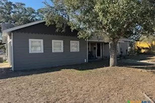 1011 E Main St, Cuero, TX 77954 - Photo 30