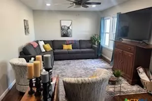 1011 E Main St, Cuero, TX 77954 - Photo 4