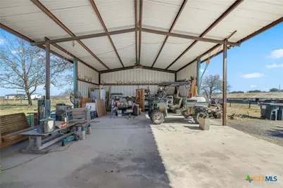 7393 N Hwy 80, Nixon, TX 78140 - Photo 20