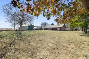 7393 N Hwy 80, Nixon, TX 78140 - Photo 18