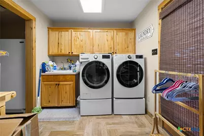 7393 N Hwy 80, Nixon, TX 78140 - Photo 16