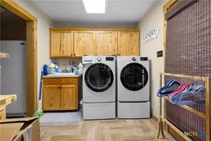 7393 N Hwy 80, Nixon, TX 78140 - Photo 16