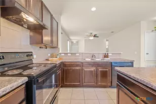 5704 Levenwood Ln, Austin, TX 78724 - Photo 10