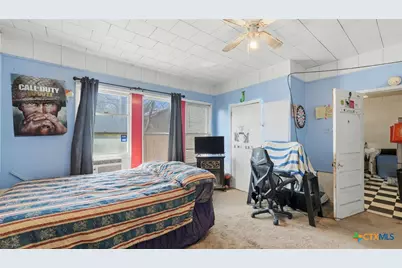 386 E Nacogdoches Street, New Braunfels, TX 78130 - Photo 8