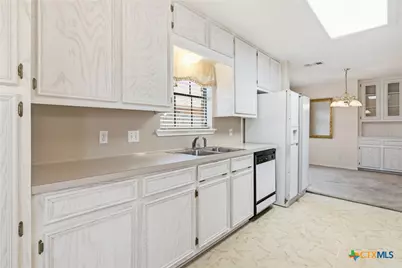 603 Dunbar Drive, Victoria, TX 77904 - Photo 8