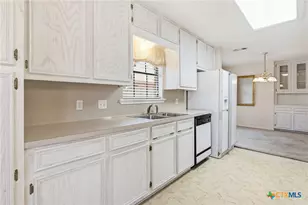 603 Dunbar Dr, Victoria, TX 77904 - Photo 8