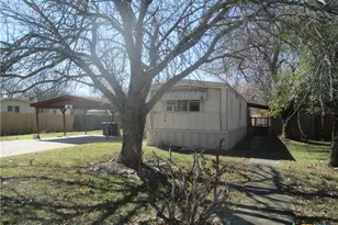 910 Hueco Dr, New Braunfels, TX 78130 - Photo 2