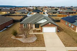 2303 Mike Dr, Copperas Cove, TX 76522 - Photo 2