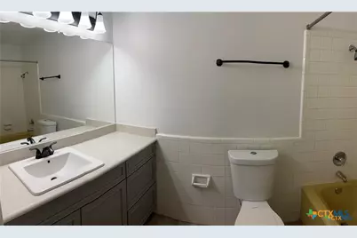 1250 E Common Street, New Braunfels, TX 78130 - Photo 18