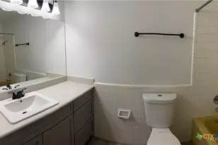 1250 E Common St, New Braunfels, TX 78130 - Photo 18