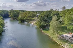 1250 E Common St, New Braunfels, TX 78130 - Photo 24