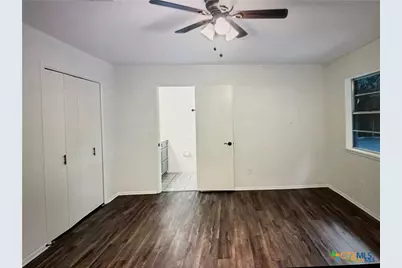 1250 E Common Street, New Braunfels, TX 78130 - Photo 14