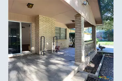 1250 E Common Street, New Braunfels, TX 78130 - Photo 20