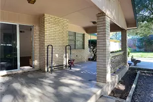 1250 E Common St, New Braunfels, TX 78130 - Photo 20