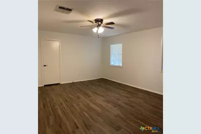 1250 E Common Street, New Braunfels, TX 78130 - Photo 16