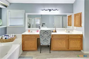 602 Brocton St, Victoria, TX 77904 - Photo 34