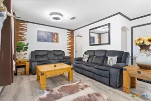 301 Liberty St, Gatesville, TX 76528 - Photo 2