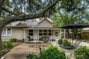 114 N College St, Gonzales, TX 78629 - Photo 1