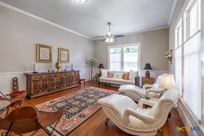 114 N College Street, Gonzales, TX 78629 - Photo 2