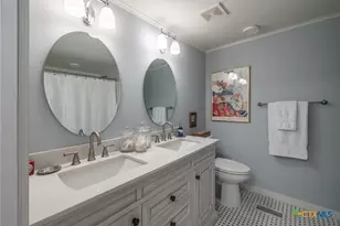 114 N College St, Gonzales, TX 78629 - Photo 16