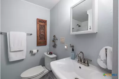 114 N College Street, Gonzales, TX 78629 - Photo 22