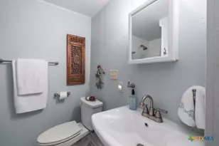 114 N College St, Gonzales, TX 78629 - Photo 22