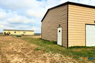 2072 County Rd 421, Stockdale, TX 78160 - Photo 6