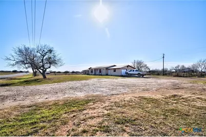 1017 US Highway 87, Smiley, TX 78159 - Photo 2