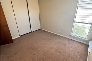 414 Mariner Dr, Victoria, TX 77901 - Photo 10