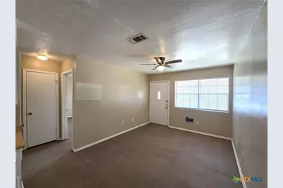 606 Westview Circle #B, Copperas Cove, TX 76522 - Photo 2