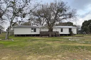 590 Lee St, Victoria, TX 77905 - Photo 1