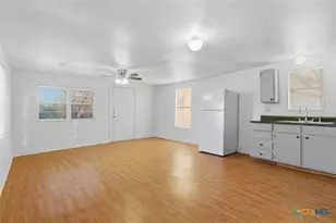 212 Salinas Rd, San Marcos, TX 78666 - Photo 8