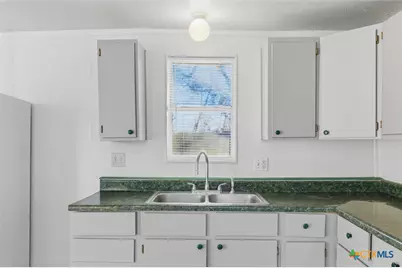 212 Salinas Road, San Marcos, TX 78666 - Photo 6