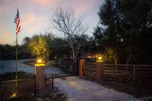519 Eden Ranch Dr, Canyon Lake, TX 78133 - Photo 4