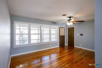 1705 E Poplar Avenue, Victoria, TX 77901 - Photo 4