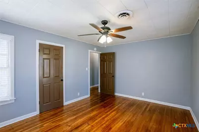 1705 E Poplar Avenue, Victoria, TX 77901 - Photo 12