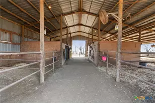 173 Co Rd 458A, Thorndale, TX 76577 - Photo 36