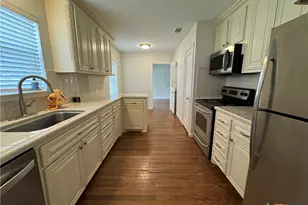 397 W Edgewater Terrace, New Braunfels, TX 78130 - Photo 6