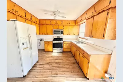 910 Leonhard Street, Copperas Cove, TX 76522 - Photo 8