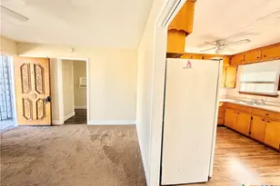 910 Leonhard St, Copperas Cove, TX 76522 - Photo 6