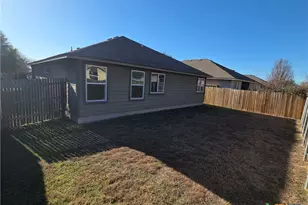 415 Capistrano Dr, San Marcos, TX 78666 - Photo 4