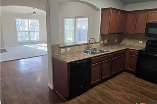 415 Capistrano Dr, San Marcos, TX 78666 - Photo 10