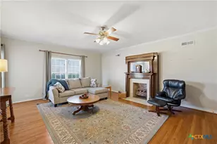 606 College St, Gatesville, TX 76528 - Photo 4