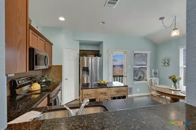 2210 Meadow View Drive, San Marcos, TX 78666 - Photo 10