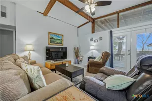 1604 Gardien St, Gonzales, TX 78629 - Photo 8