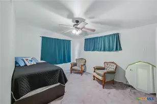 1604 Gardien St, Gonzales, TX 78629 - Photo 14